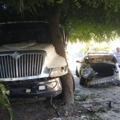 Camión choca tres vehículos en la Circunvalación Norte de San Juan