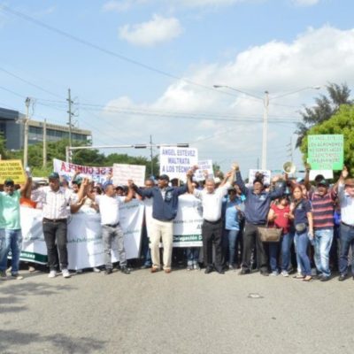 Agropecuarios realizan protesta en Ministerio de Medio Ambiente en demanda cumplimiento acuerdos