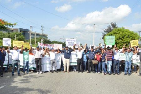 Agropecuarios realizan protesta en Ministerio de Medio Ambiente en demanda cumplimiento acuerdos
