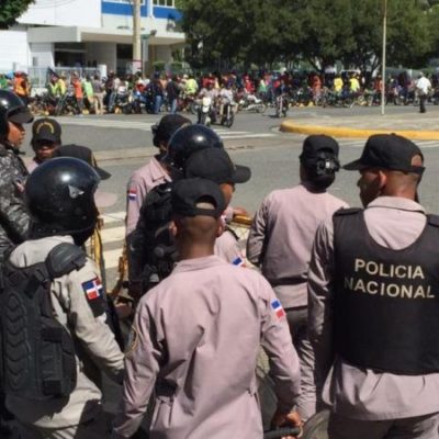 Motoristas vuelven al Congreso Nacional a protestar por posible reforma constitucional