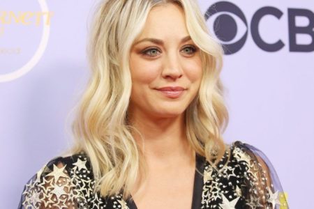 Kaley Cuoco protagonizará la serie de intriga “The Flight Attendant”