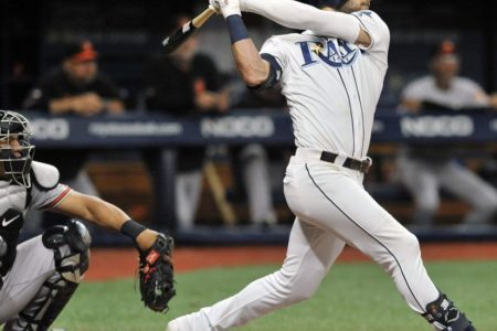 Kevin Kiermair conecta jonrón decisivo en triunfo de Rays sobre Orioles