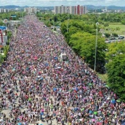 Comienza marcha para pedir la renuncia de gobernador de Puerto Rico ante escándalo