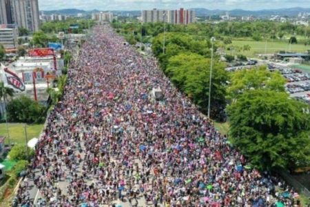 Comienza marcha para pedir la renuncia de gobernador de Puerto Rico ante escándalo