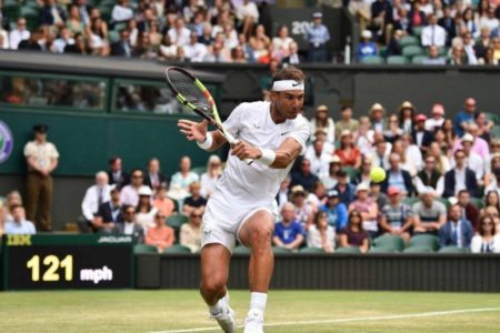 Rafael Nadal vence a Sousa y ya supera a Borg