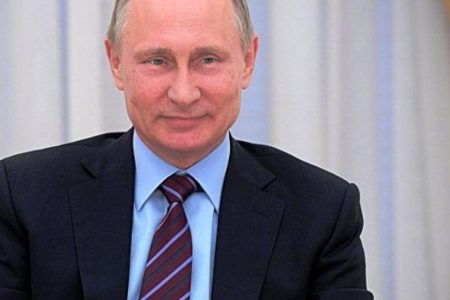 Putin felicita a Johnson por su designación como primer ministro británico