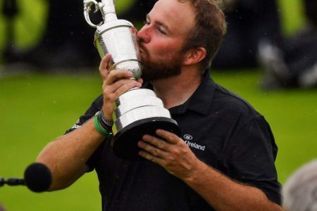 Golfista Shane Lowry entra en el top-20 tras su victoria en el Open británico