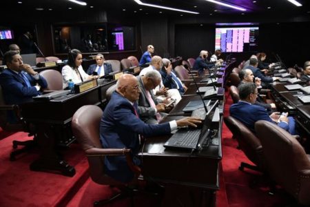 Diputados del PRM aseguran no se han vendido