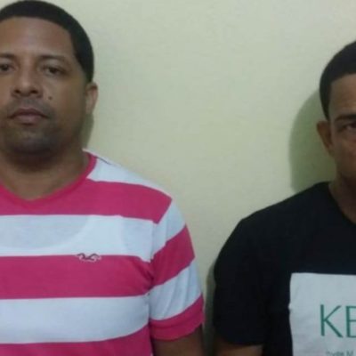 Policía apresa dos hombres por robo de un revólver en San Juan