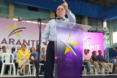 Amarante propone debate y acto conjunto a precandidatos danilistas