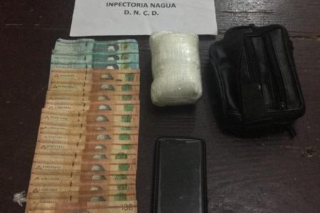 DNCD apresa hombre y ocupa más de medio kilo de cocaína en Nagua