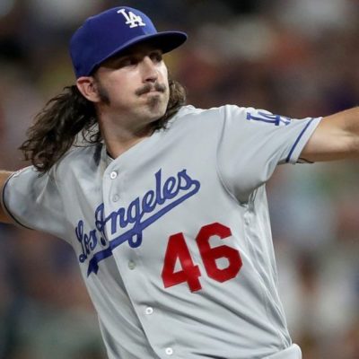 El novato Gonsolin logra primera victoria y Dodgers llegan a las 74