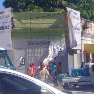 JCE retira vallas políticas en Barahona y Pedro Brand tras denuncia del PRM