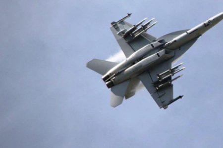 Interceptan un F18 de la OTAN que se acercó a avión ministro de Defensa ruso