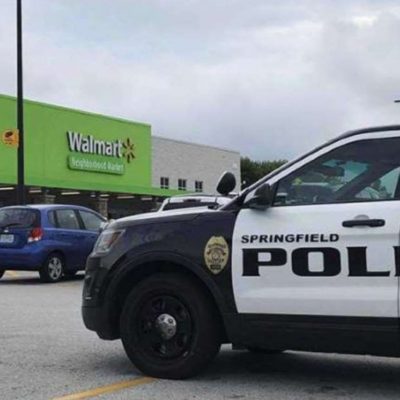 Joven provoca caos al entrar armado y con chaleco antibalas a Walmart en EEUU