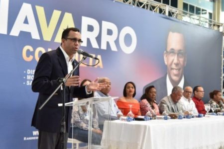 CIENTOS DE DIRIGENTES POLÍTICOS Y COMUNITARIOS DE SAN CRISTÓBAL APOYAN PROYECTO PRESIDENCIAL DE ANDRÉS NAVARRO