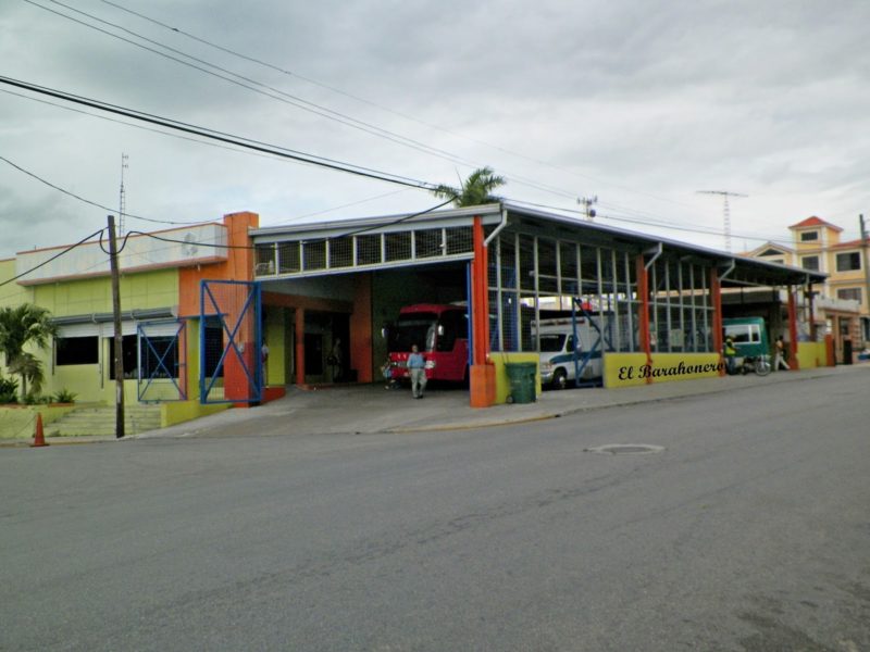 Aumentan RD$25.00 al precio del pasaje en la ruta Barahona-Santo Domingo