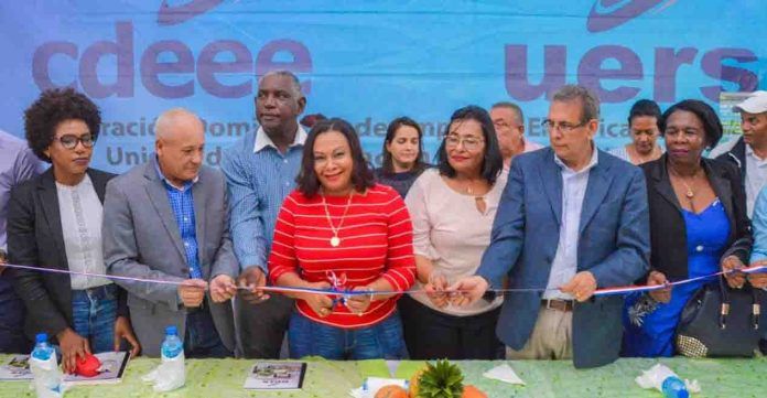 UERS beneficia a productores con obra de redes eléctricas en Monte Plata