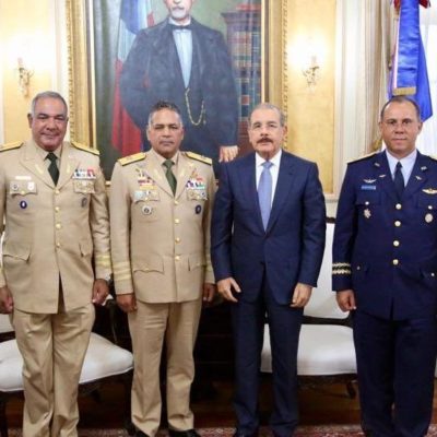 Altos mandos militares se reúnen con presidente Danilo Medina