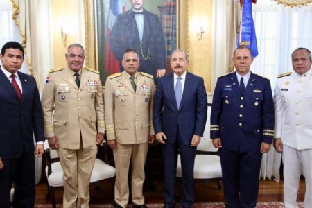 Altos mandos militares se reúnen con presidente Danilo Medina