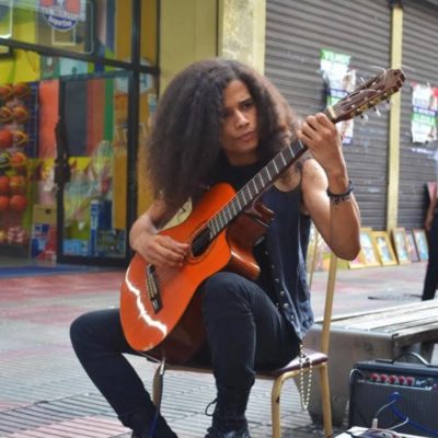 ¡No me dejen morir!: clamor de guitarrista con cáncer ante retraso de SP que pone en peligro su vida