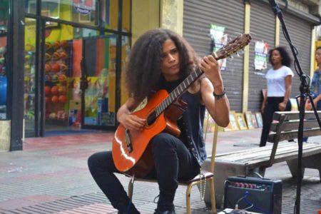 ¡No me dejen morir!: clamor de guitarrista con cáncer ante retraso de SP que pone en peligro su vida