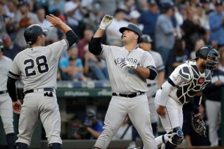 Torres y Ford brillan al bate, Yanquis ganan a Marineros 5-4