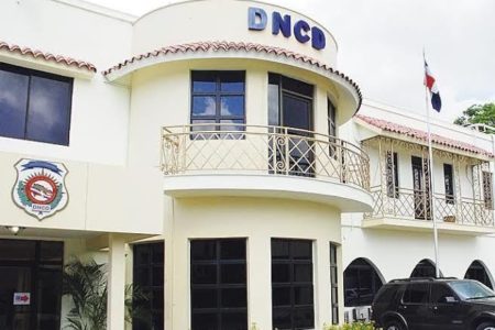 DNCD dotará de cámaras a sus agentes tras escándalo en Villa Vásquez