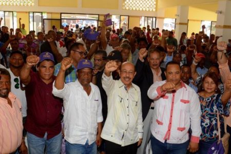 Montás recibe apoyo de alcaldes; promete impulsar Fondo de Cohesión Territorial