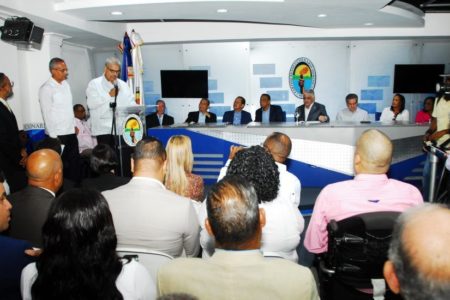 PRD juramenta líderes políticos y sociales de La Romana, Azua, Nigua y La Cuaba