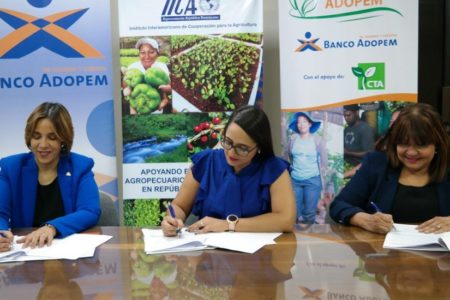 Banco ADOPEM y el IICA establecen alianza para capacitar a productores agropecuarios