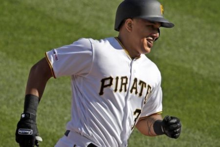 José Osuna y los Piratas eliminan a los Cachorros