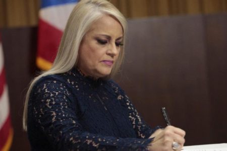 Suspenden las clases y actividad del Gobierno en Puerto Rico por el paso de Karen