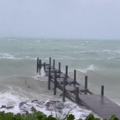 Dorian, con vientos aminorados de categoría 3, pone rumbo a la costa de EEUU