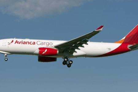 Santo Domingo recibe primer vuelo de nueva ruta de carga con Miami y Bogotá