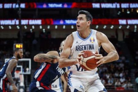 Argentina vence 80 por 66 a Francia y jugará la final ante España