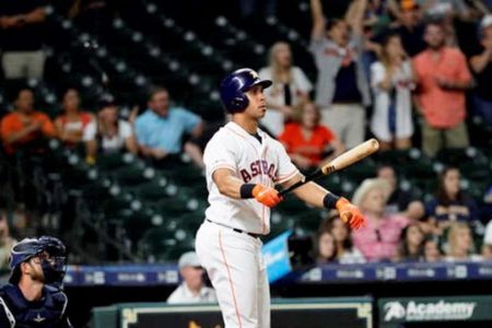 Brantley pega jonrón que rompe el empate y dar triunfo a Astros