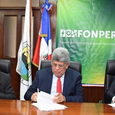 FONPER dona RS$10 milllones para instalar laboratorio de robótica en PUCMM