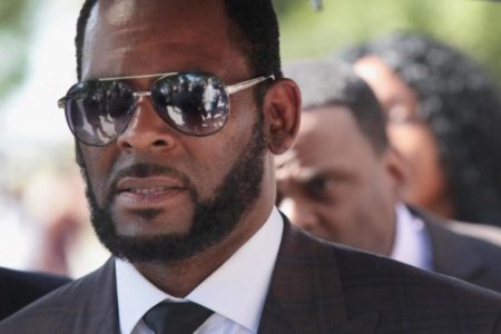 El juicio contra el cantante americano R. Kelly ya tiene fecha