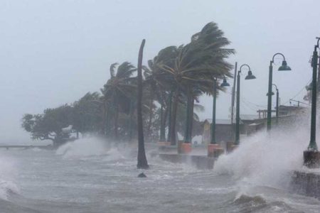 Karen se aleja de Puerto Rico pero siguen sus lluvias y Lorenzo es ya huracán