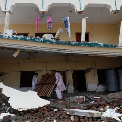 Ascienden a 37 los muertos y a 500 los heridos en el terremoto en Pakistán