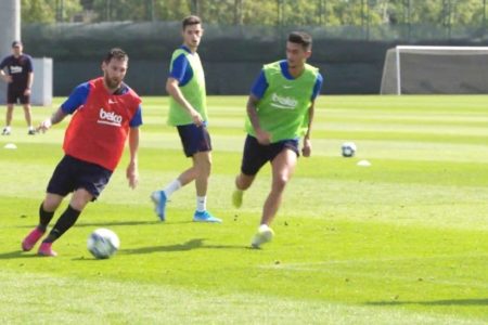 Lionel Messi vuelve a entrenarse en la víspera del partido en Dortmund