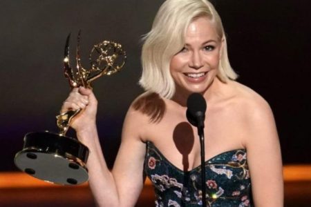 Michelle Williams exige en los Emmy igualdad salarial para las mujeres