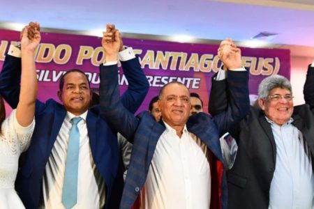 Precandidatos Gonzalo Castillo, Valentín y Rosa reciben masivo apoyo de Frente Unido por Santiago