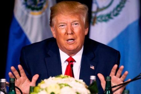 Trump dice que no ejerció “ninguna presión en absoluto” al líder de Ucrania