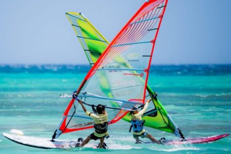 Windsurfista Samuel Pérez buscará plaza olímpica para RD en el lago de Garda