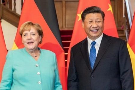 Xi destaca ante Merkel su postura común con Europa de apoyar libre comercio