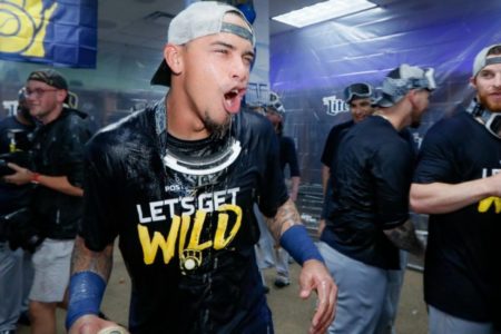 Milwaukee aseguró el pasaje a los playoffs al derrotar a los Rojos