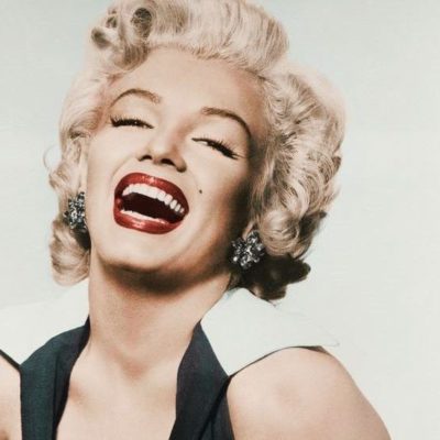 Subastan fotos de la sesión de Marilyn en la cama y la cámara con que se hizo