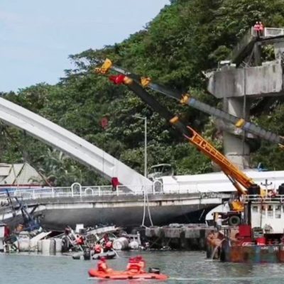 Al menos 20 heridos al derrumbarse un puente en el noreste de Taiwán